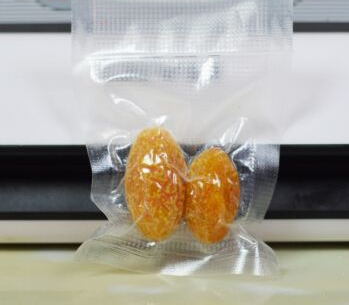紋路真空袋和光面真空袋有什么區(qū)別？哪個(gè)貴？